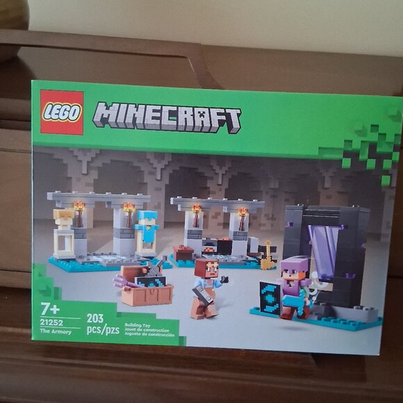 Lego Minecraft Set 21252 - Picture 1 of 2